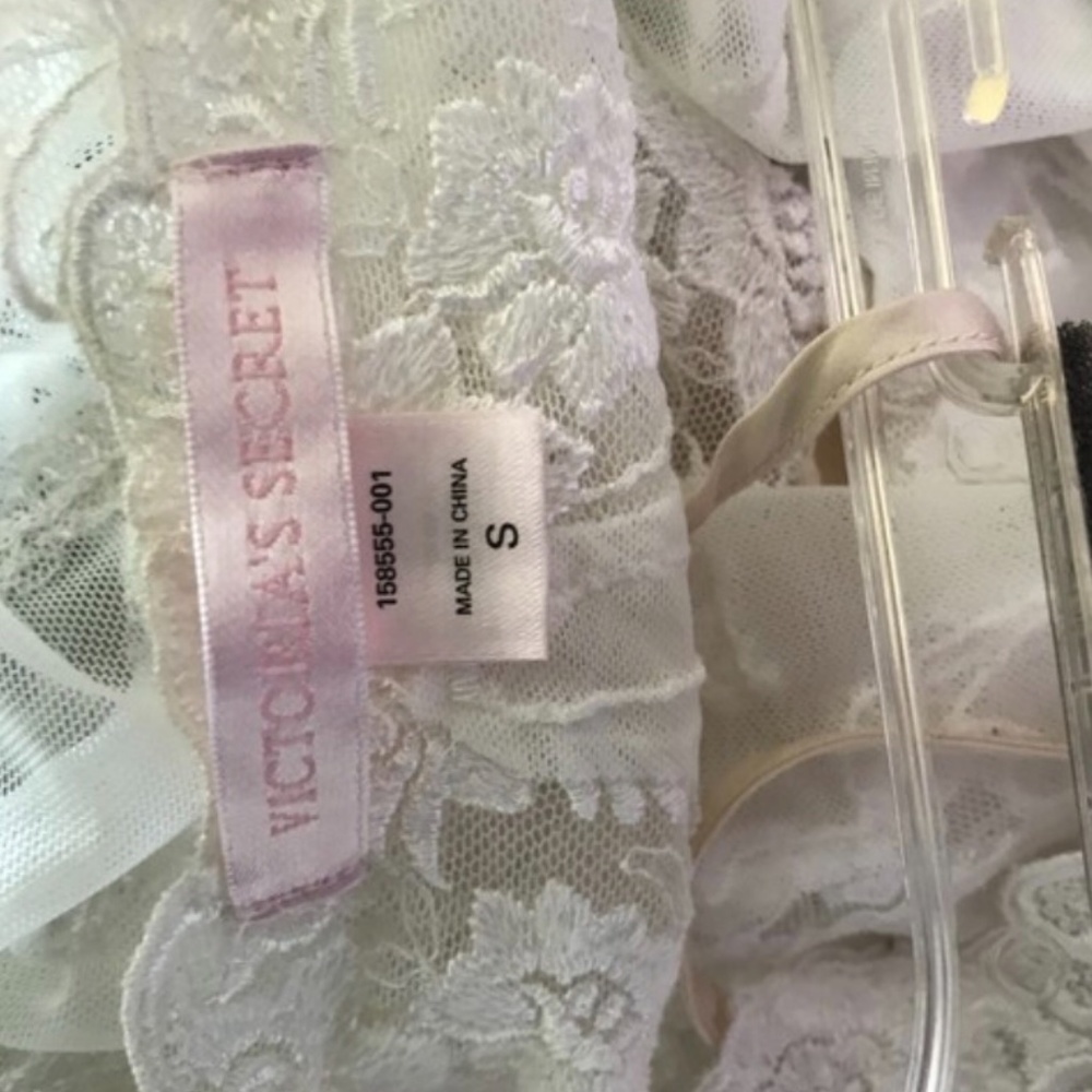 Ivory Victoria Secret Silk & Lace Cami - Picture 4 of 5